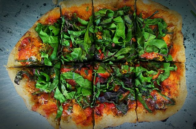 How to Eat Farm Pizza & Monday Harvest News